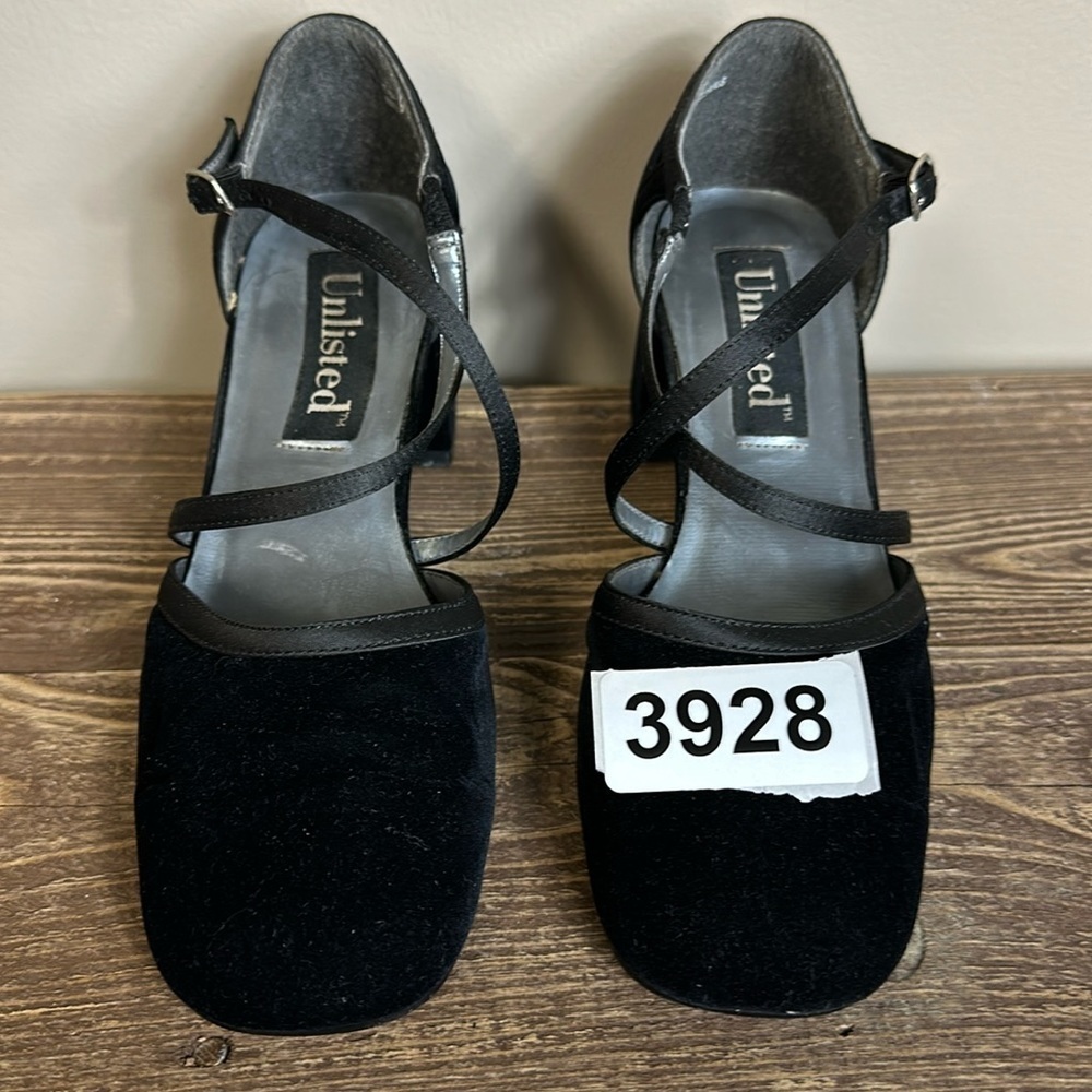 Unlisted size 7-1/2 balance upper  black heels 2”